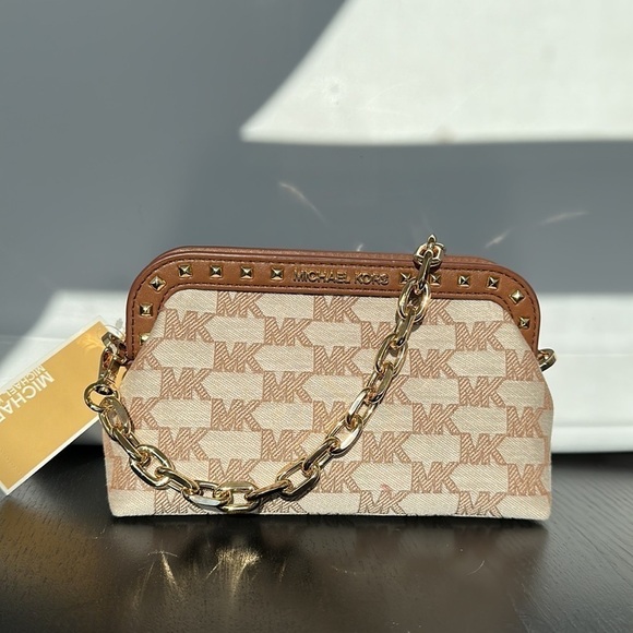 Michael Kors Handbags - Michael Kors small crossbody clutch